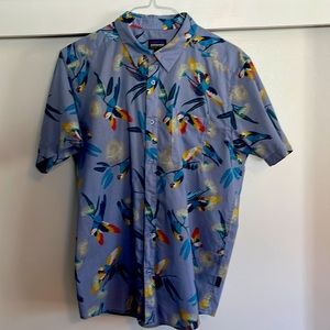 Patagonia Hawaiian Shirt- Tropical Birds (slim fit)